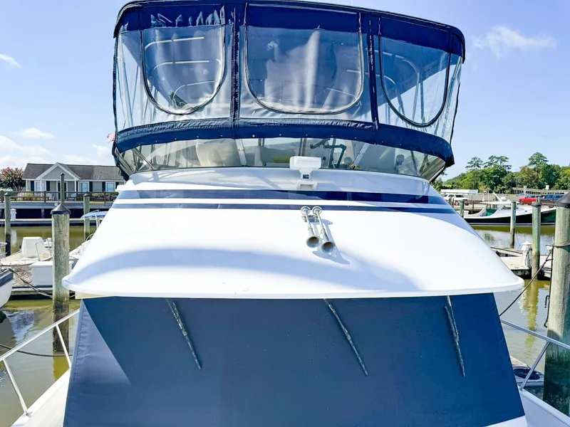 Slide: The Image of DeFever 49 Flybridgee from bow - 7404404