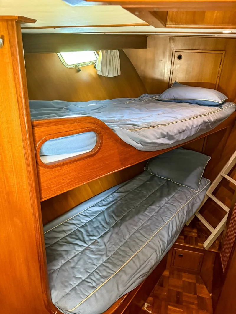 Slide: The Image of DeFever 49 Forward Stateroom - 7404447