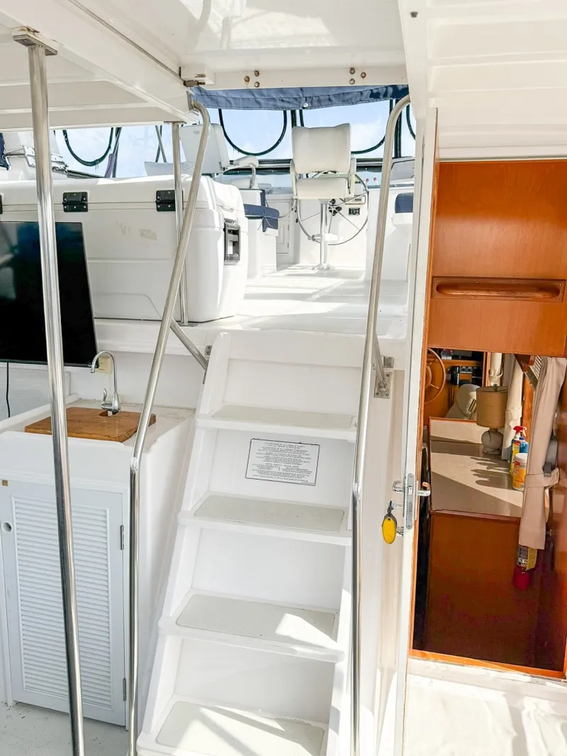 Slide: The Image of DeFever 49 steps to flybridge - 7404383