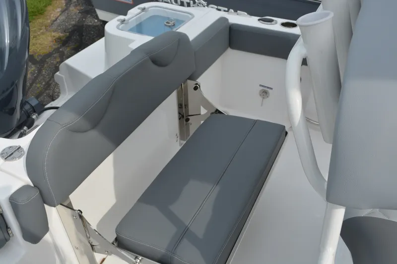 Slide: The Image of NauticStar 222 Offshore 2026 - 6863489
