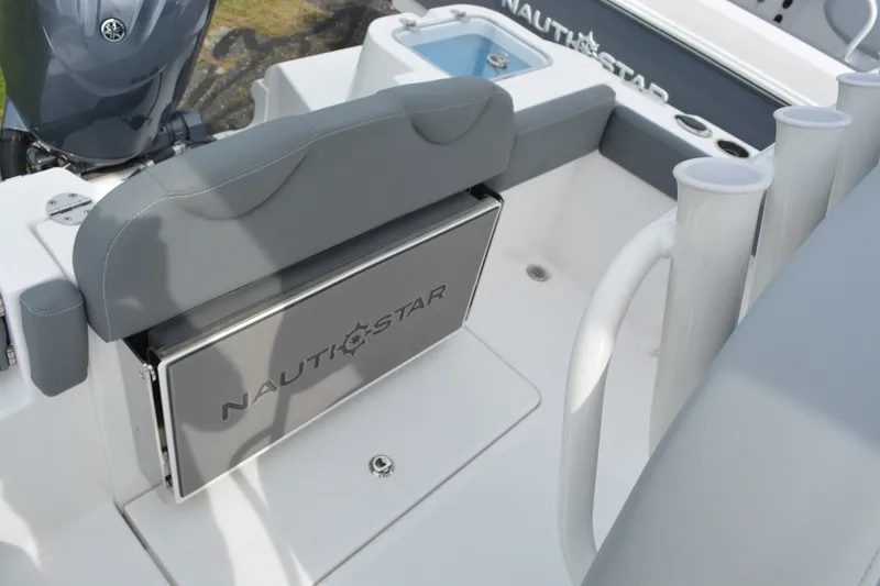 Slide: The Image of NauticStar 222 Offshore 2026 - 6863488