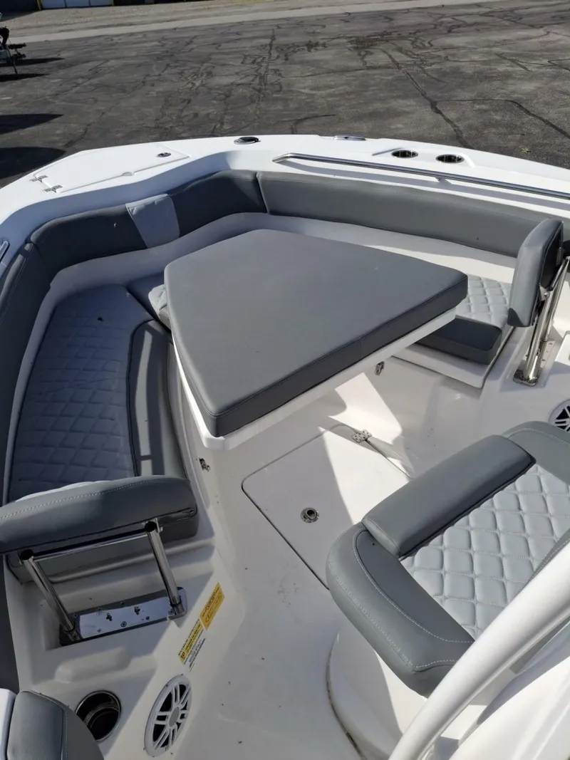 Slide: The Image of NauticStar 222 Offshore 2026 - 6863499