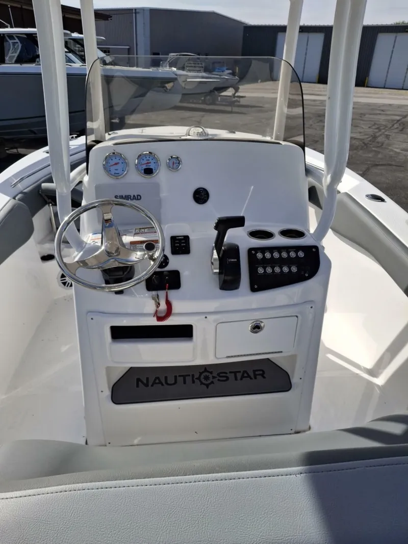 Slide: The Image of NauticStar 222 Offshore 2026 - 6863496