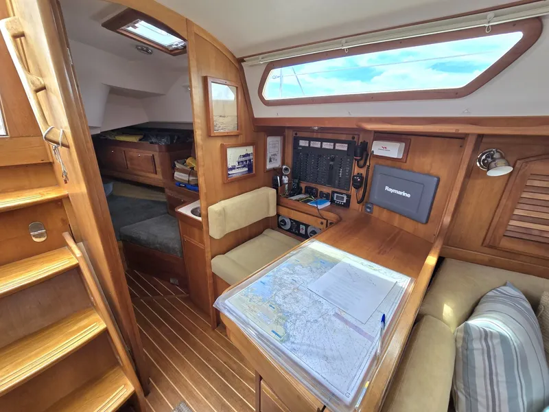 Slide: The Image of Sabre 42 2004 - 6863512