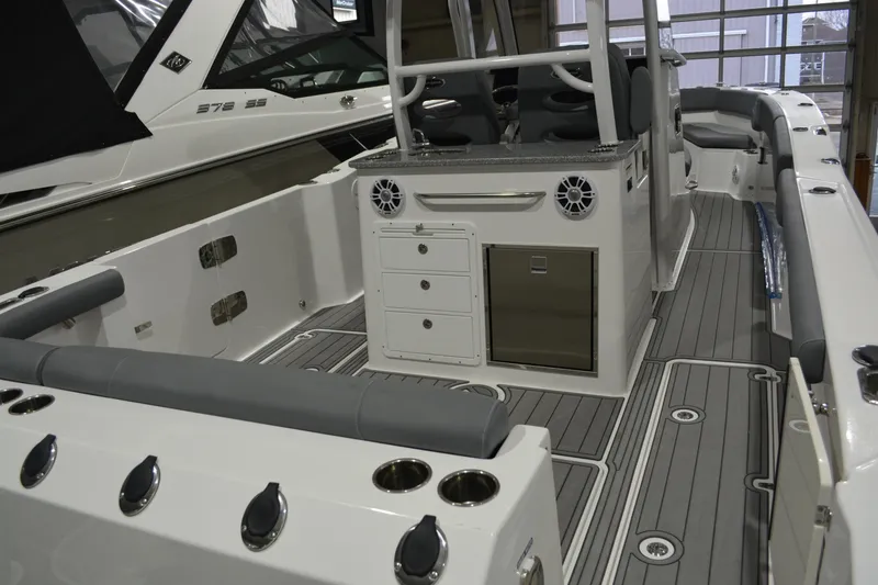Slide: The Image of NauticStar 332 Offshore 2026 - 6863530