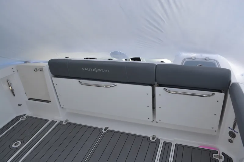 Slide: The Image of NauticStar 332 Offshore 2026 - 6863534
