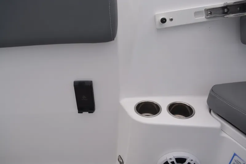 Slide: The Image of NauticStar 332 Offshore 2026 - 6863558