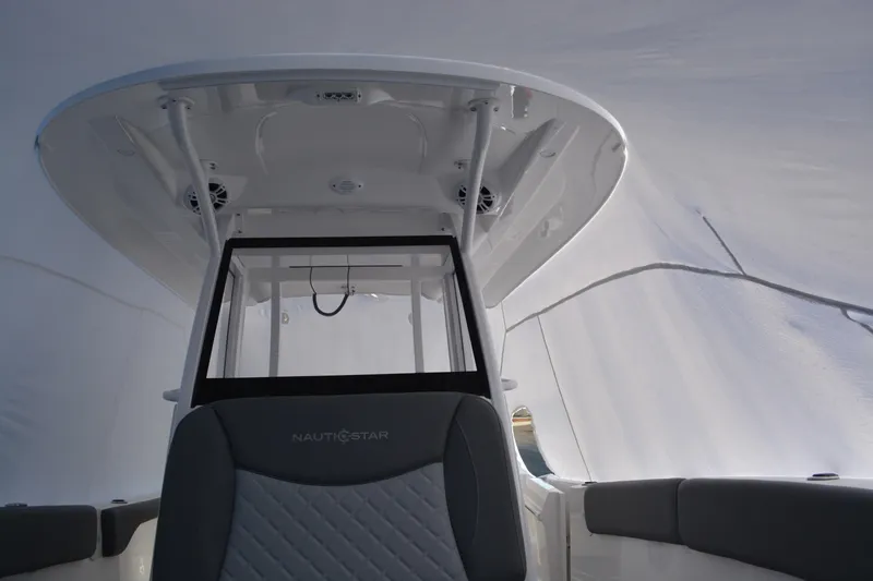 Slide: The Image of NauticStar 332 Offshore 2026 - 6863545