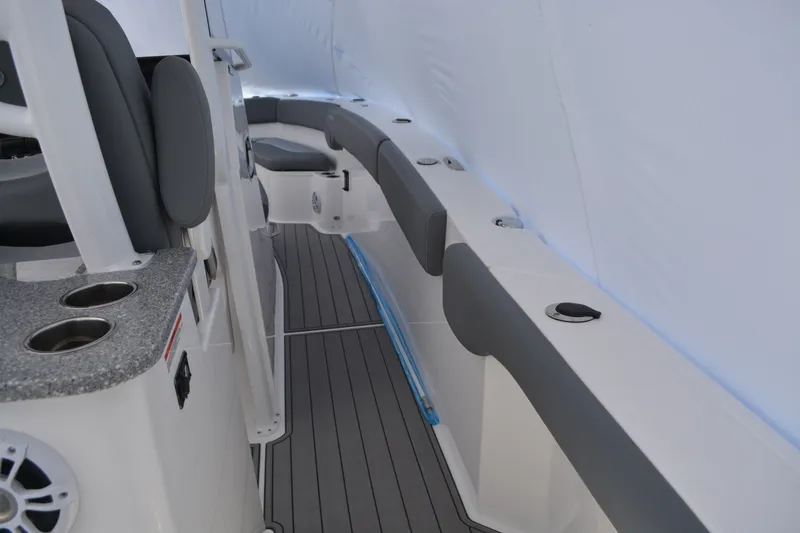 Slide: The Image of NauticStar 332 Offshore 2026 - 6863538
