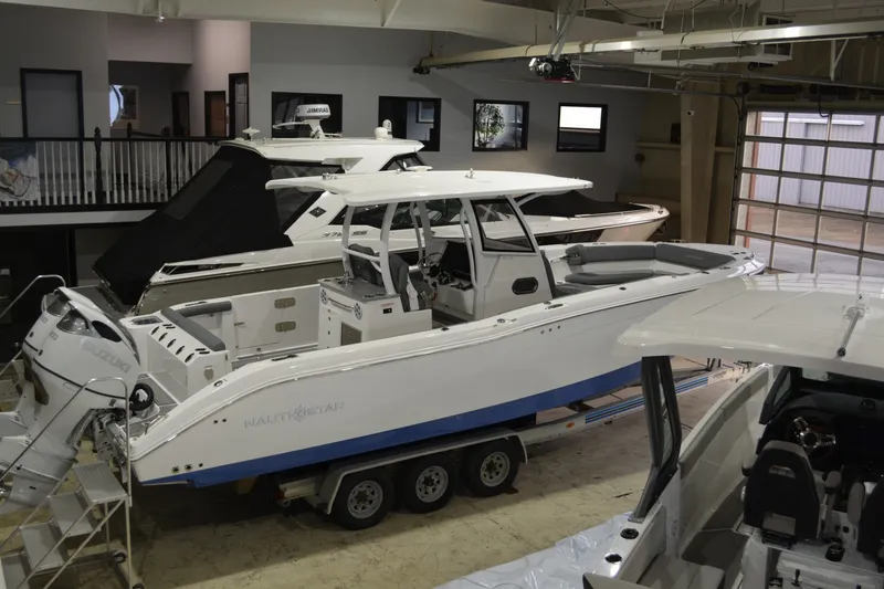 Slide: The Image of NauticStar 332 Offshore 2026 - 6863522