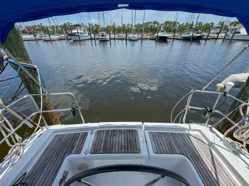 Slide: The Image of Beneteau Oceanis 34 2011 - 6863607
