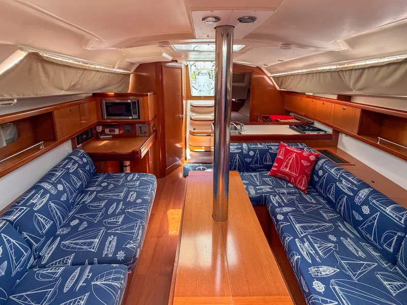 Slide: The Image of Beneteau Oceanis 34 2011 - 6863564