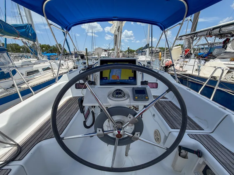 Slide: The Image of Beneteau Oceanis 34 2011 - 6863600