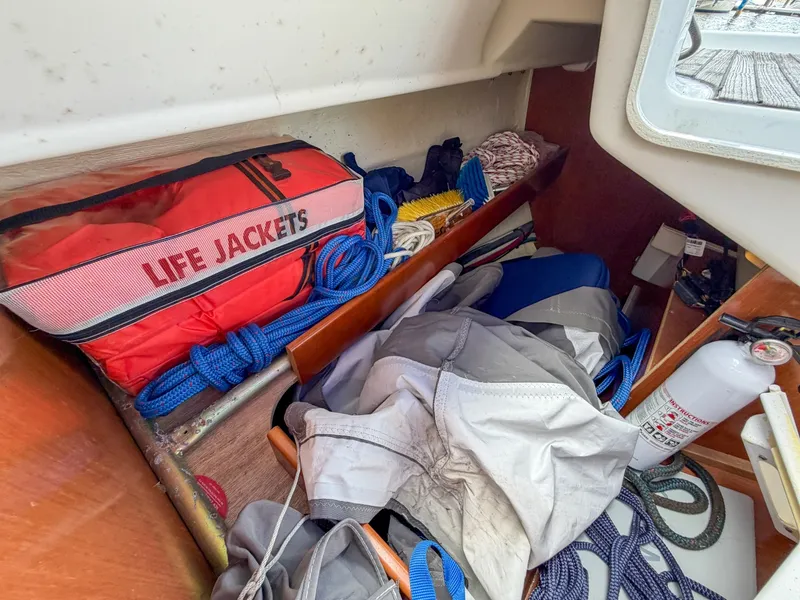 Slide: The Image of Beneteau Oceanis 34 2011 - 6863565