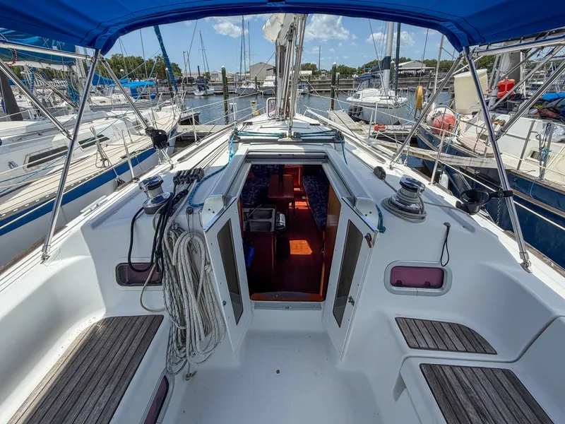 Slide: The Image of Beneteau Oceanis 34 2011 - 6863599