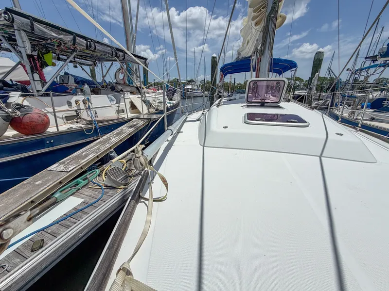 Slide: The Image of Beneteau Oceanis 34 2011 - 6863609