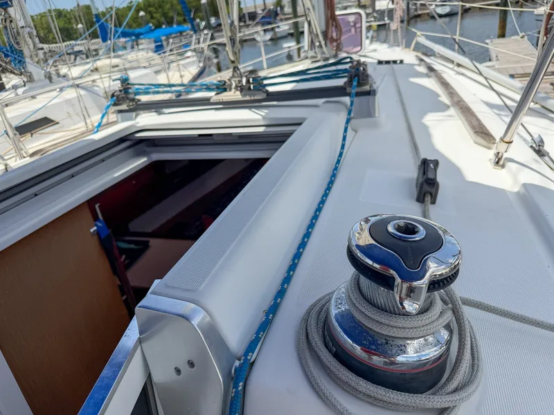 Slide: The Image of Beneteau Oceanis 34 2011 - 6863596