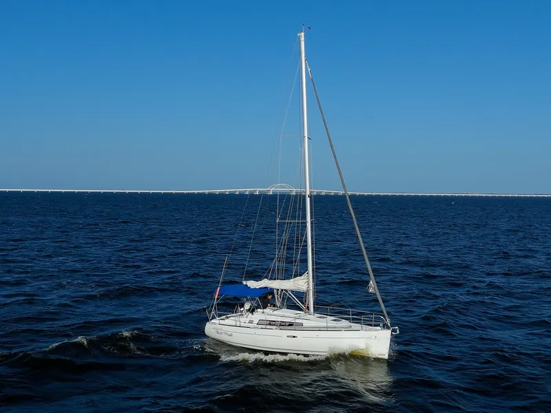 Slide: The Image of Beneteau Oceanis 34 2011 - 6930653