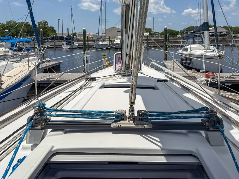 Slide: The Image of Beneteau Oceanis 34 2011 - 6863597