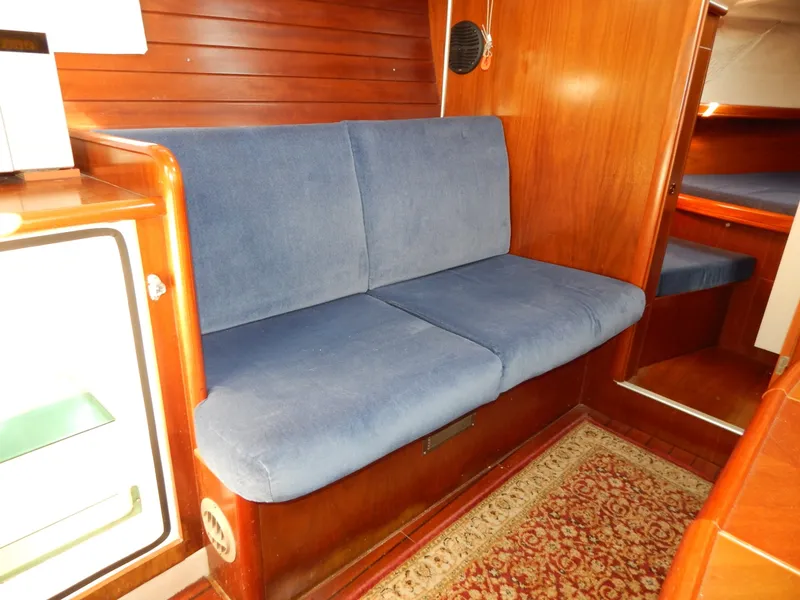 Slide: The Image of Beneteau Oceanis 381 1999 - 6866427
