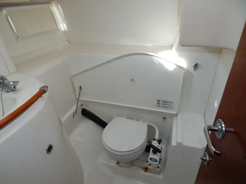 Slide: The Image of Beneteau Oceanis 381 1999 - 6866426