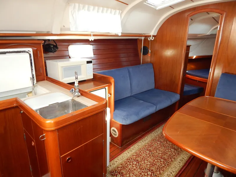 Slide: The Image of Beneteau Oceanis 381 1999 - 6866420