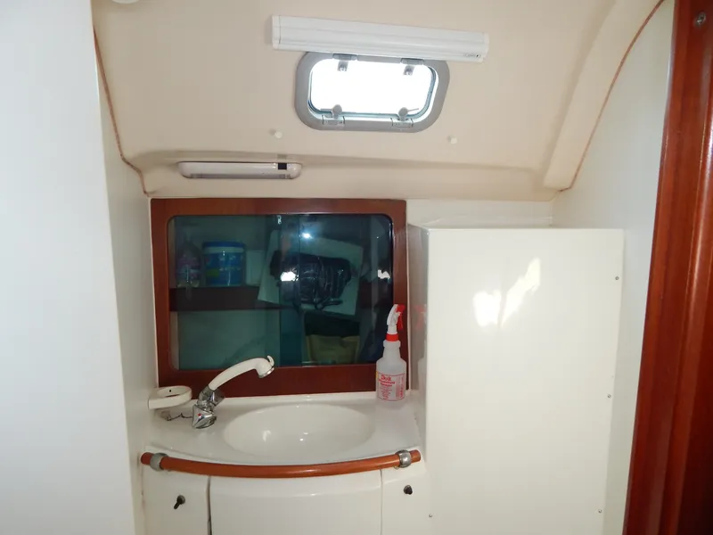 Slide: The Image of Beneteau Oceanis 381 1999 - 6871247