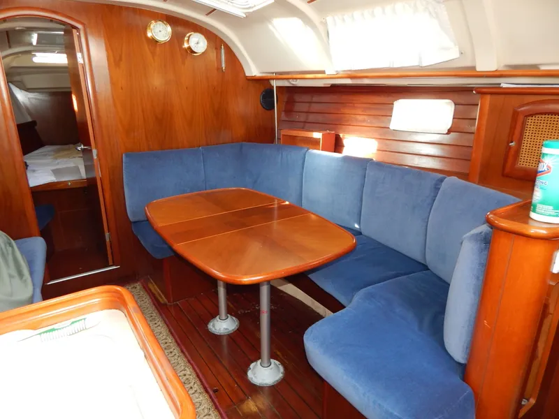 Slide: The Image of Beneteau Oceanis 381 1999 - 6871224