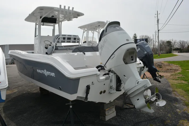 Slide: The Image of NauticStar 242 Offshore 2026 - 6866372