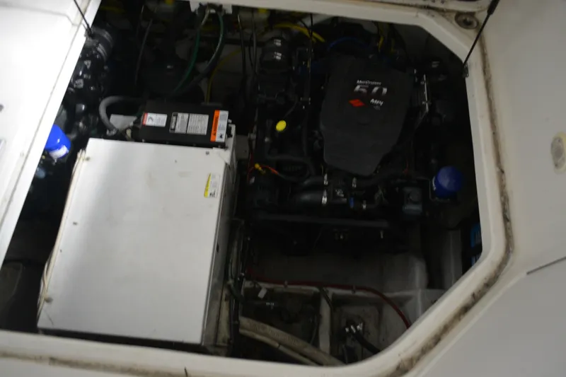 Slide: The Image of Bayliner 305 2006 - 6936948