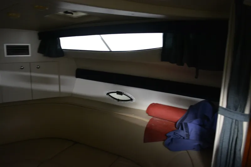 Slide: The Image of Bayliner 305 2006 - 6936960