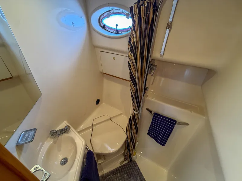 Slide: The Image of Sea Ray 450 Sundancer 1997 - 6866580