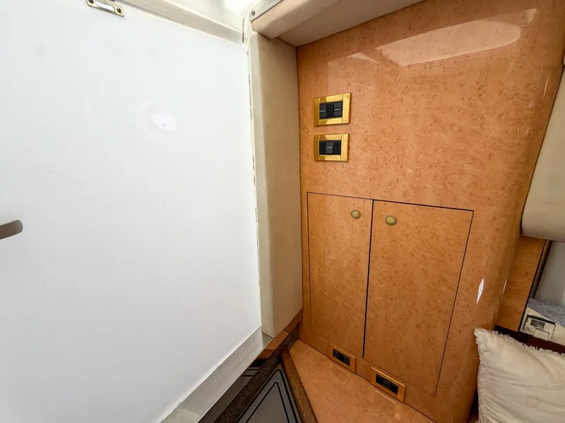 Slide: The Image of Sea Ray 450 Sundancer 1997 - 6866575