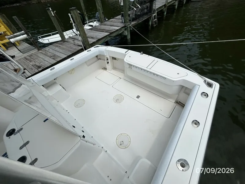 Slide: The Image of 30' Pursuit cockpit2 - 6868751