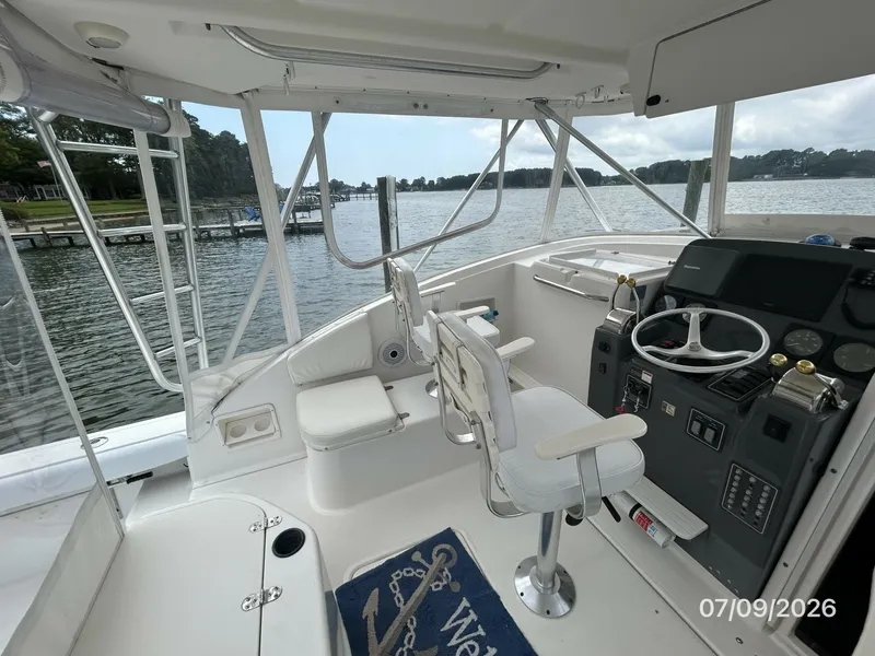 Slide: The Image of 30' Pursuit upper deck port - 6868791