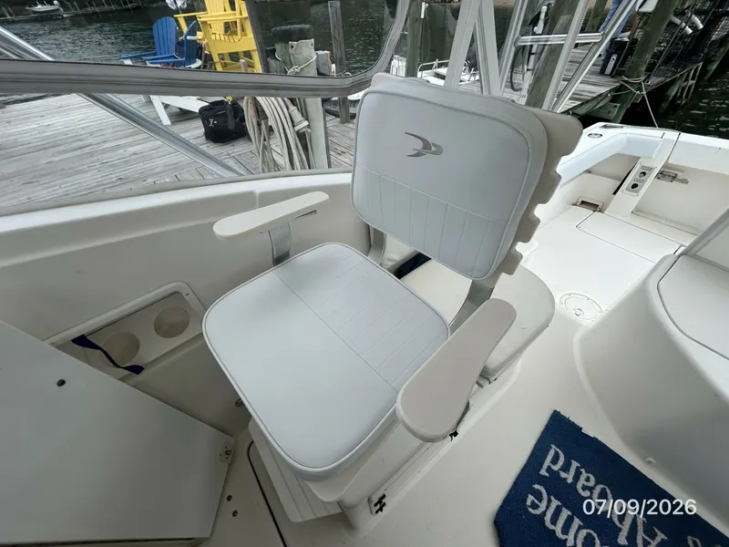Slide: The Image of 30' Pursuit starboard mate seat - 6868772