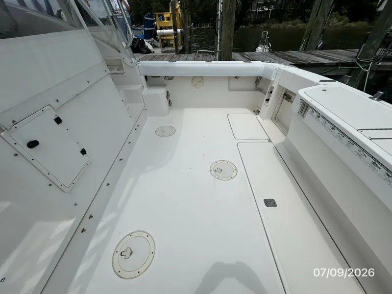 Slide: The Image of 30' Pursuit cockpit starboard - 6868753