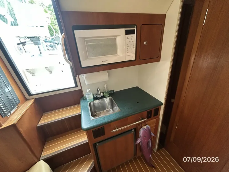 Slide: The Image of 30' Pursuit galley - 6868760