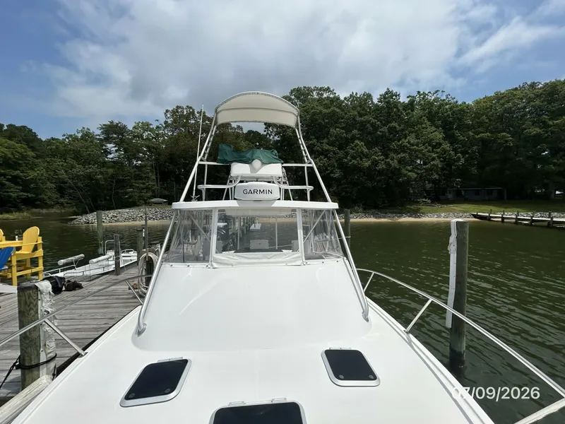 Slide: The Image of 30' Pursuit foredeck aft - 6868757