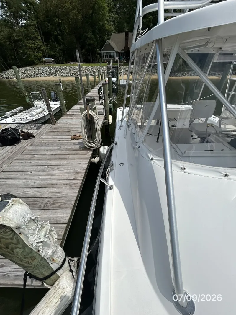 Slide: The Image of 30' Pursuit starboard side deck1 - 6868780