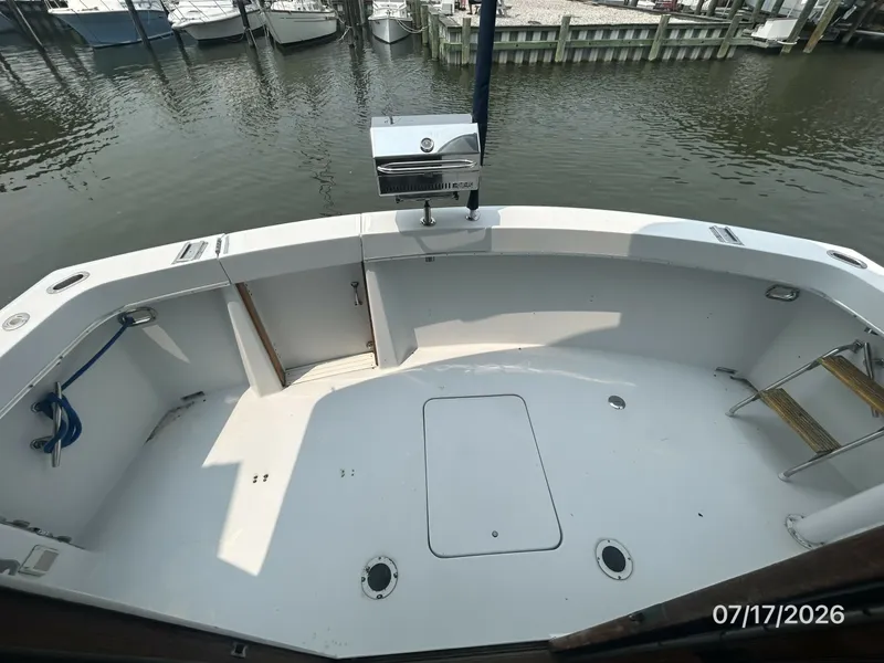 Slide: The Image of 48' Hatteras cockpit - 6885847