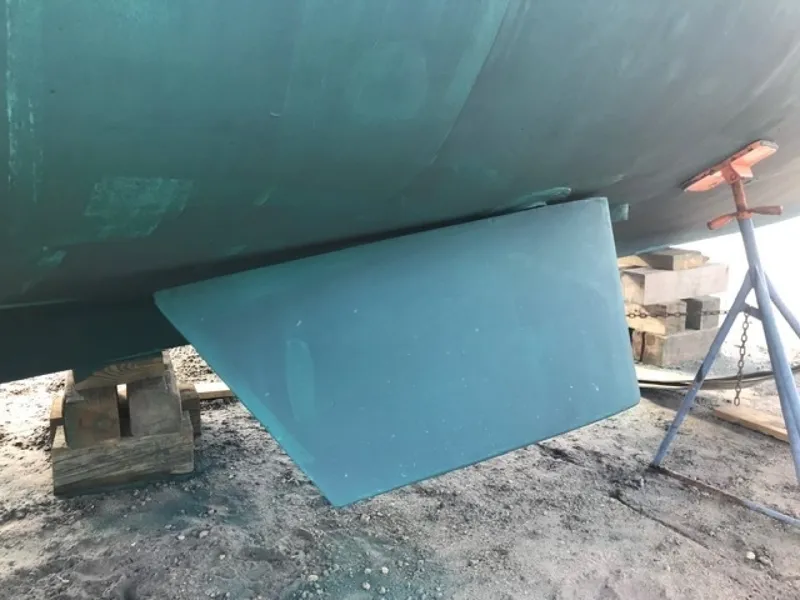 Slide: The Image of 48' Hatteras stabilizer fin - 6885935