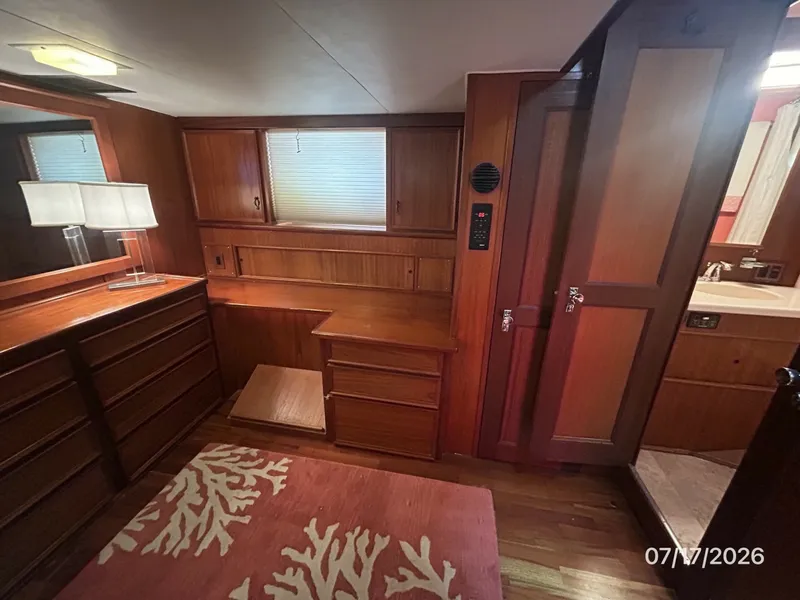 Slide: The Image of 48' Hatteras master stateroom port - 6885891