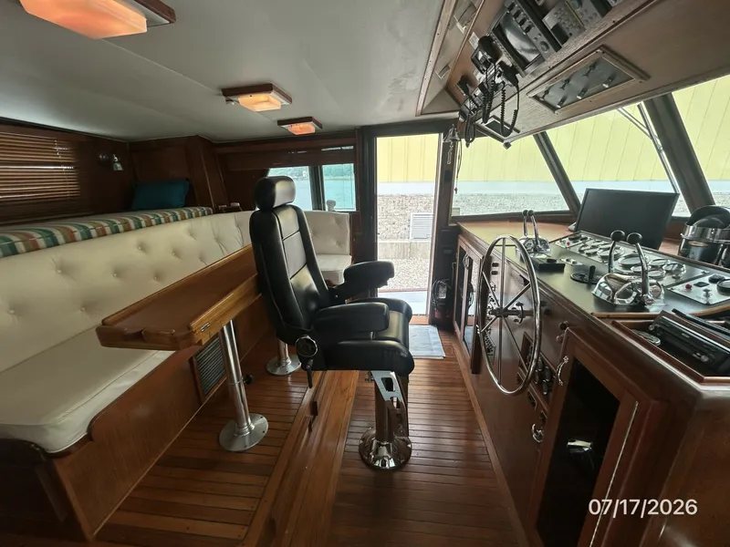 Slide: The Image of 48' Hatteras pilothouse port - 6885905