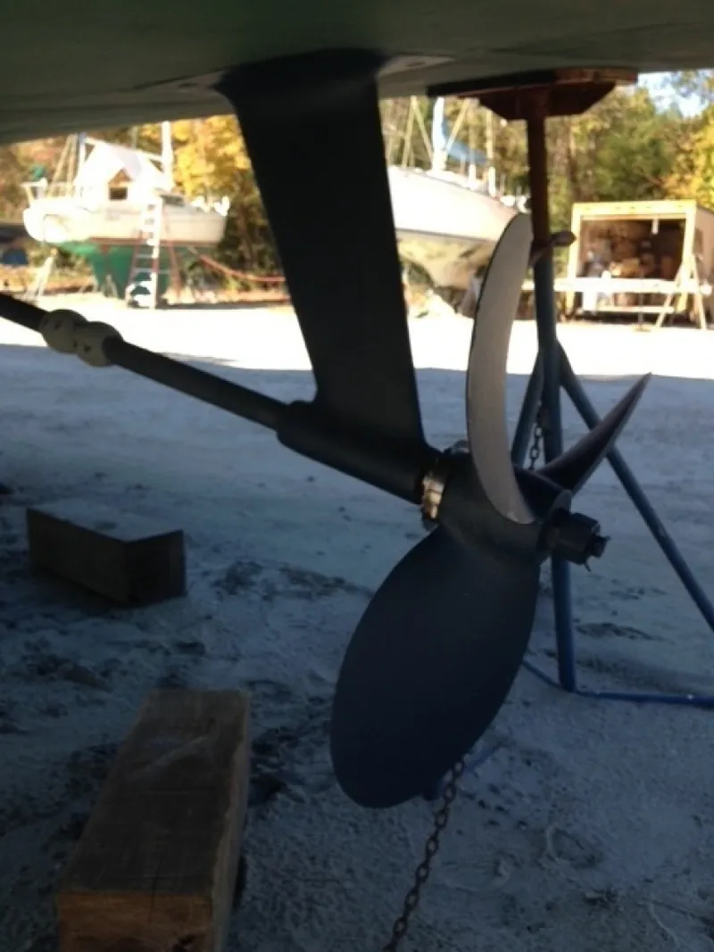 Slide: The Image of 48' Hatteras running gear - 6885932