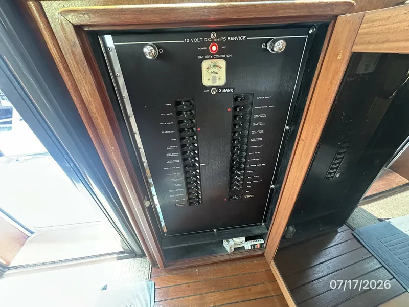 Slide: The Image of 48' Hatteras electrical panel2 - 6885855