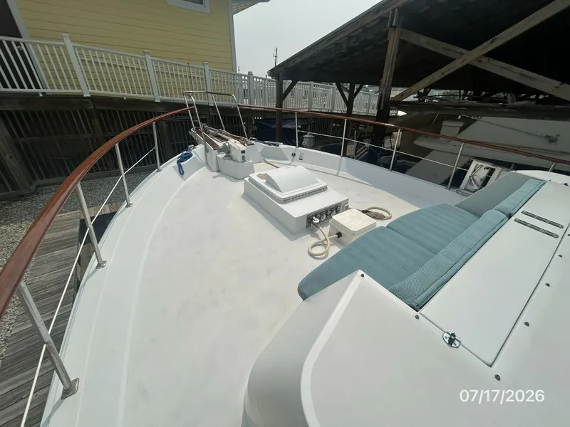 Slide: The Image of 48' Hatteras foredeck2 - 6885873