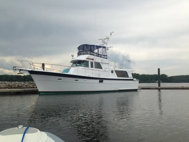 The Image of 48' Hatteras port forward profile1 - 6885910