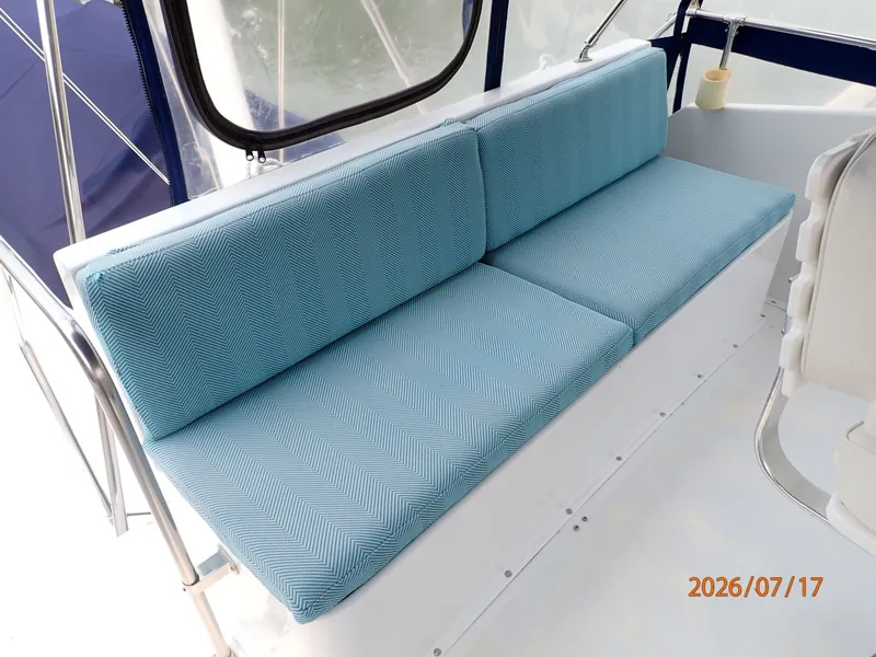 Slide: The Image of 48' Hatteras flybridge aft seating - 6885863