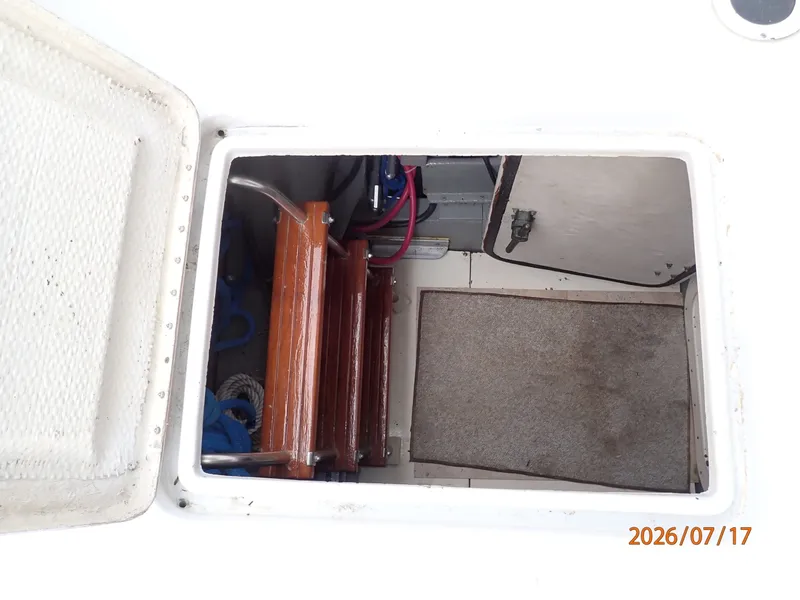 Slide: The Image of 48' Hatteras lazarette access - 6885884